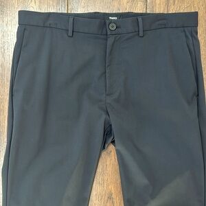 Theory‎ Zane Neoteric Pants.  Black
Size 34. Straight Leg Tech Stretch.